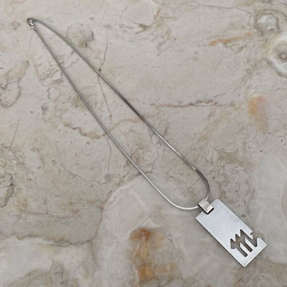 Gucci 925 Sterling Silver “Scorpio” Zodiac Pendant & Chain Unisex - Picture 5 of 16